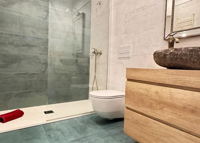 Luxury Unique Flat With 2 Swimming Pools דירה