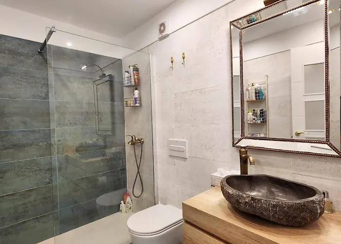 Luxury Unique Flat With 2 Swimming Pools